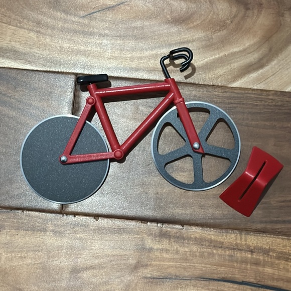 NEW Red Bicycle Double Pizza Cutter Cycling Cyclist Bike Novelty Gift - Picture 1 of 3